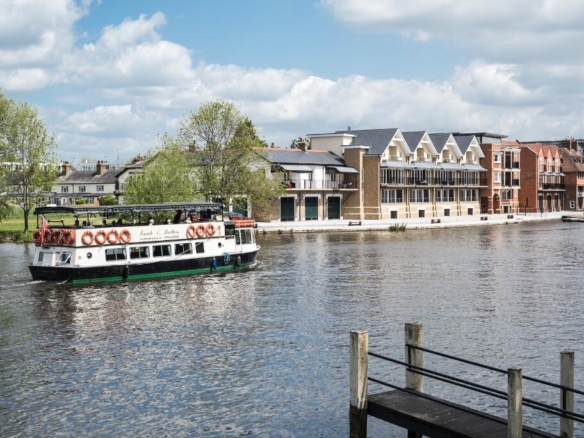 Eton Thameside, Eton
