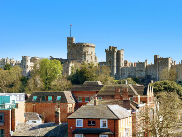 Windsor Bridge Court, Eton