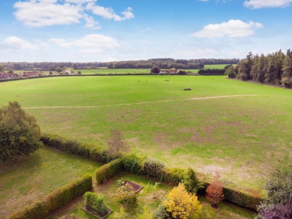 Foxhill, Meadow, Bix, Henley-on-Thames