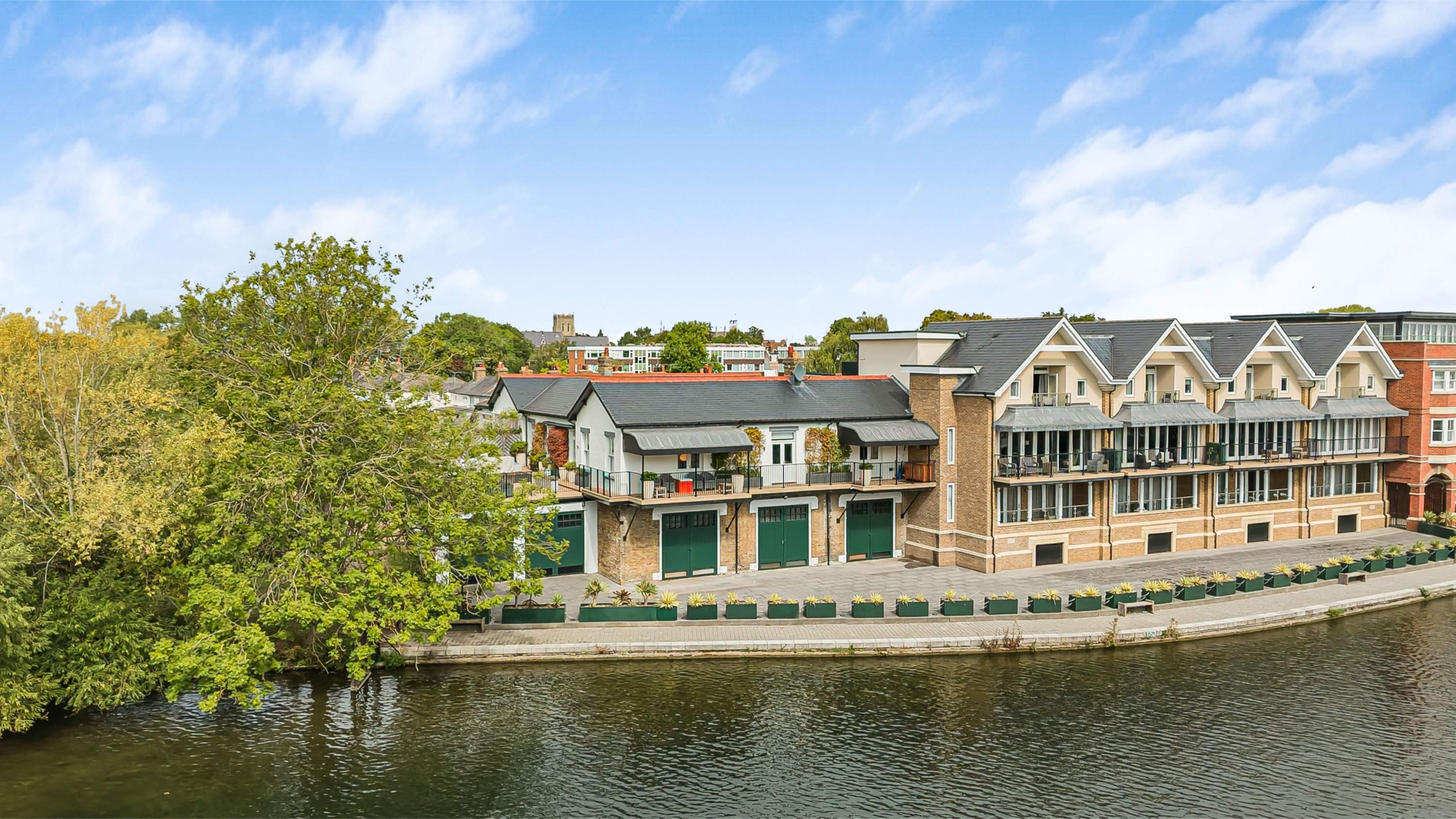 Eton Thameside, Eton