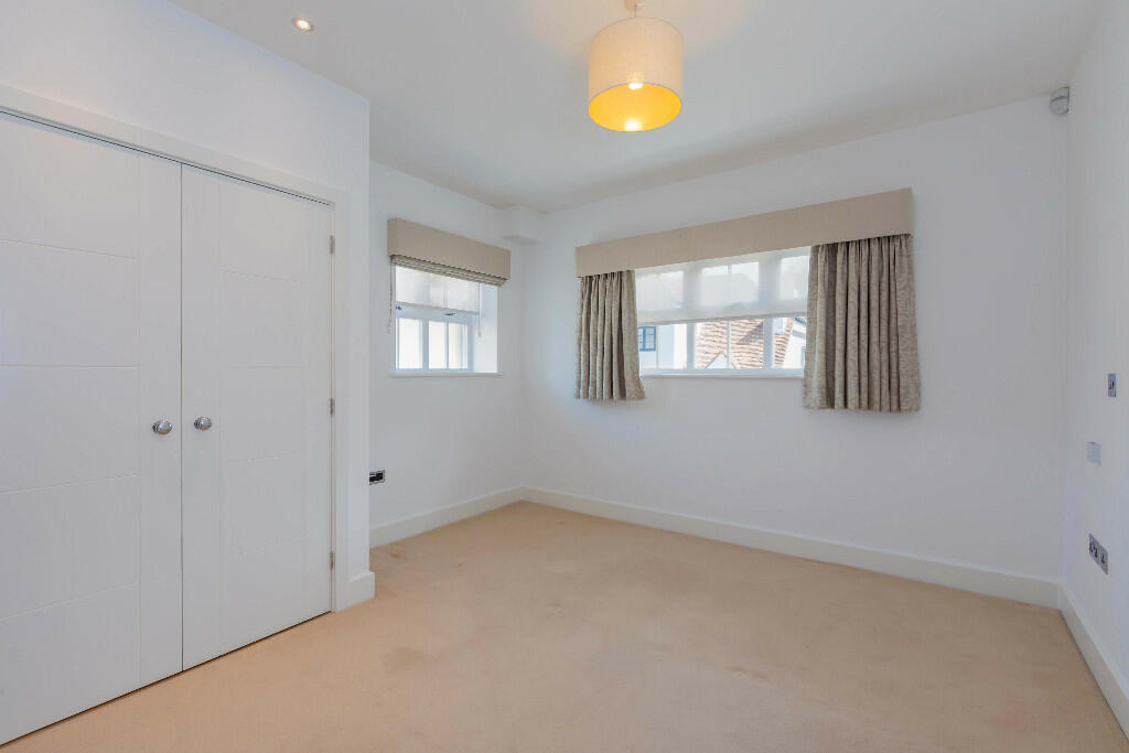 19f6d34e138e506b4a8ab233a8d54fe9 Eton Thameside, Eton