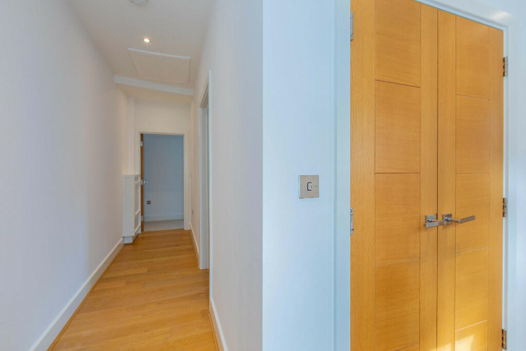 3ea73f3251f6b8461ce879c456bef290 Eton Thameside, Eton
