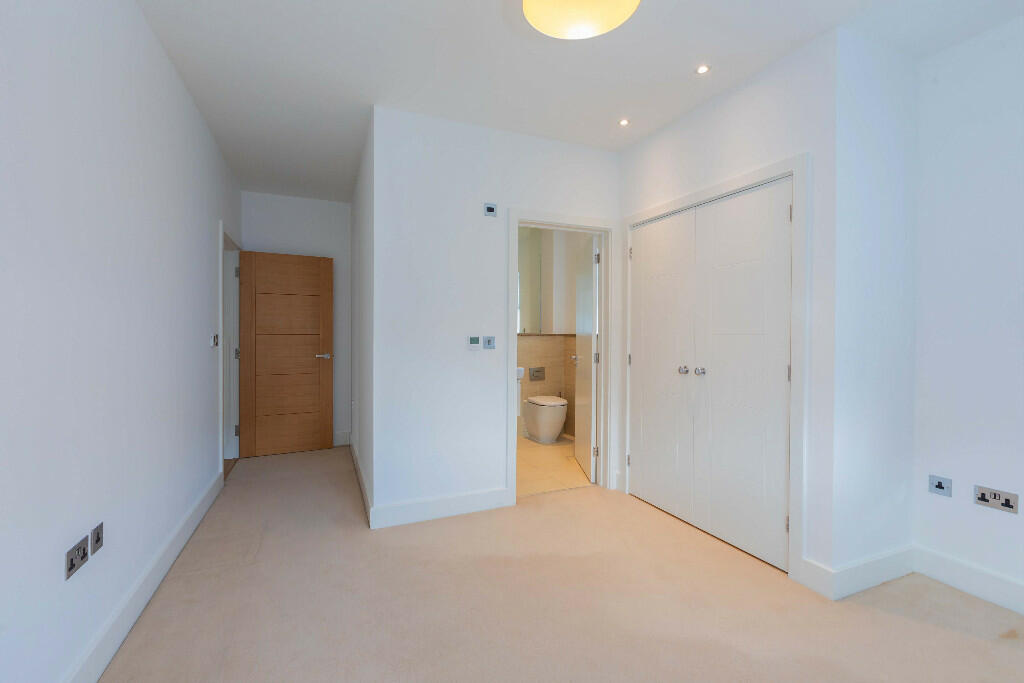 7fb38b9f30130a6de0612f910366af3d Eton Thameside, Eton